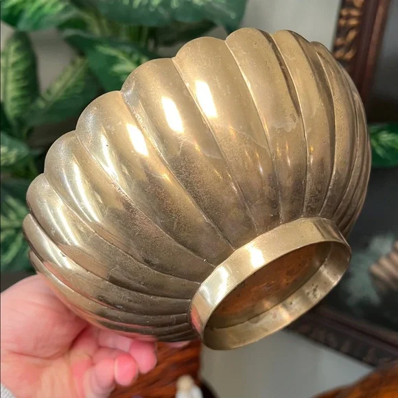 Vintage Boho Art Deco Style Gold Brass Metal Scalloped Edge Lotus Bowl - Picture 2 of 7